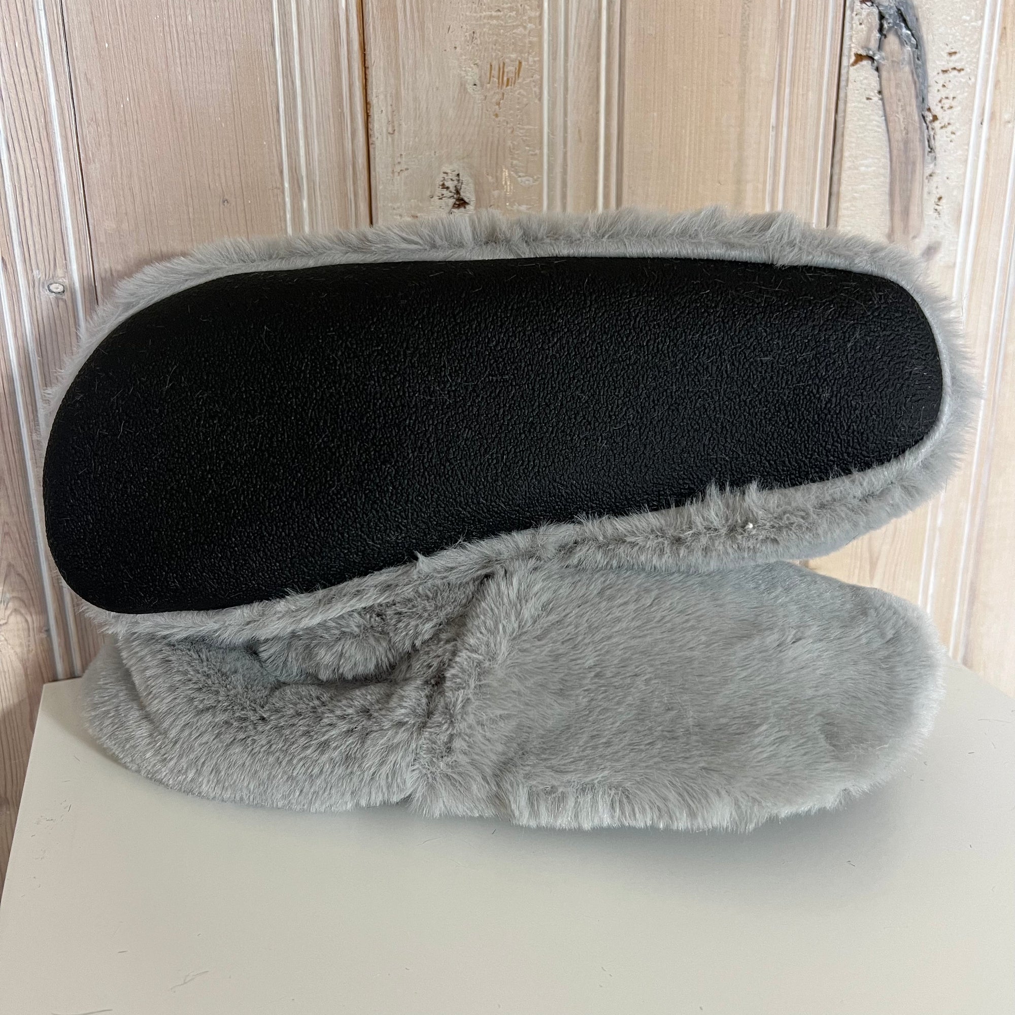 JadyLadys - Furry grey slip on shoe