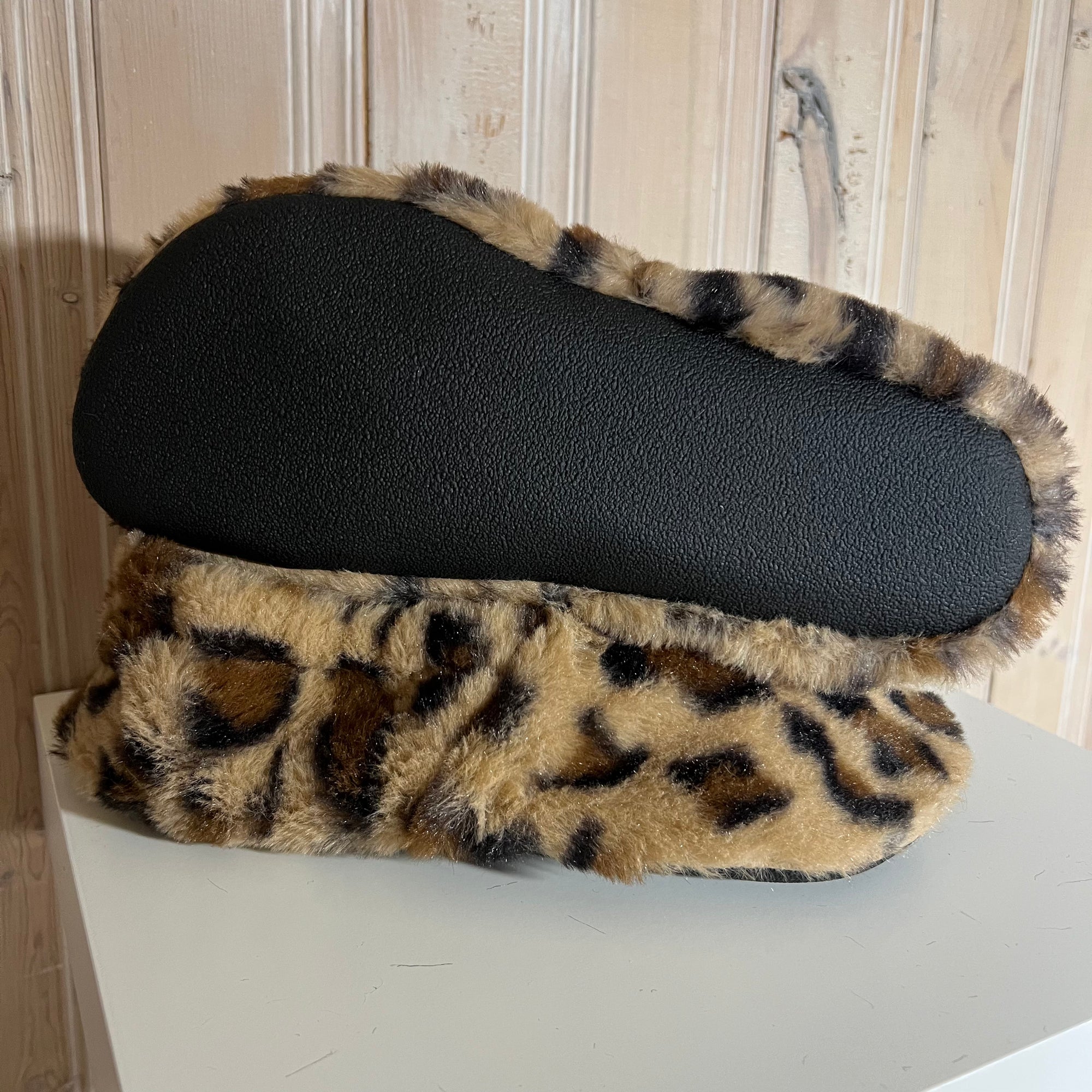 JadyLadys - Furry leopard slip on shoe
